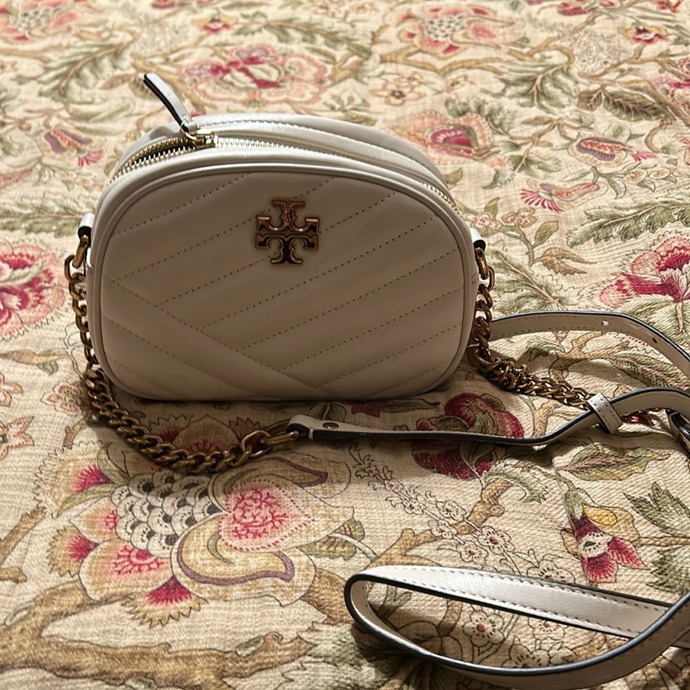 New with some tag Tory Burch crossbody bag